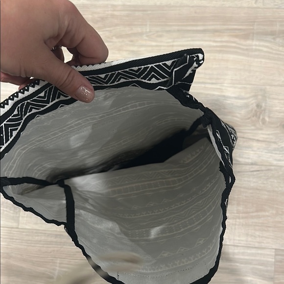 Tribal Pattern Backpack - Picture 5 of 6